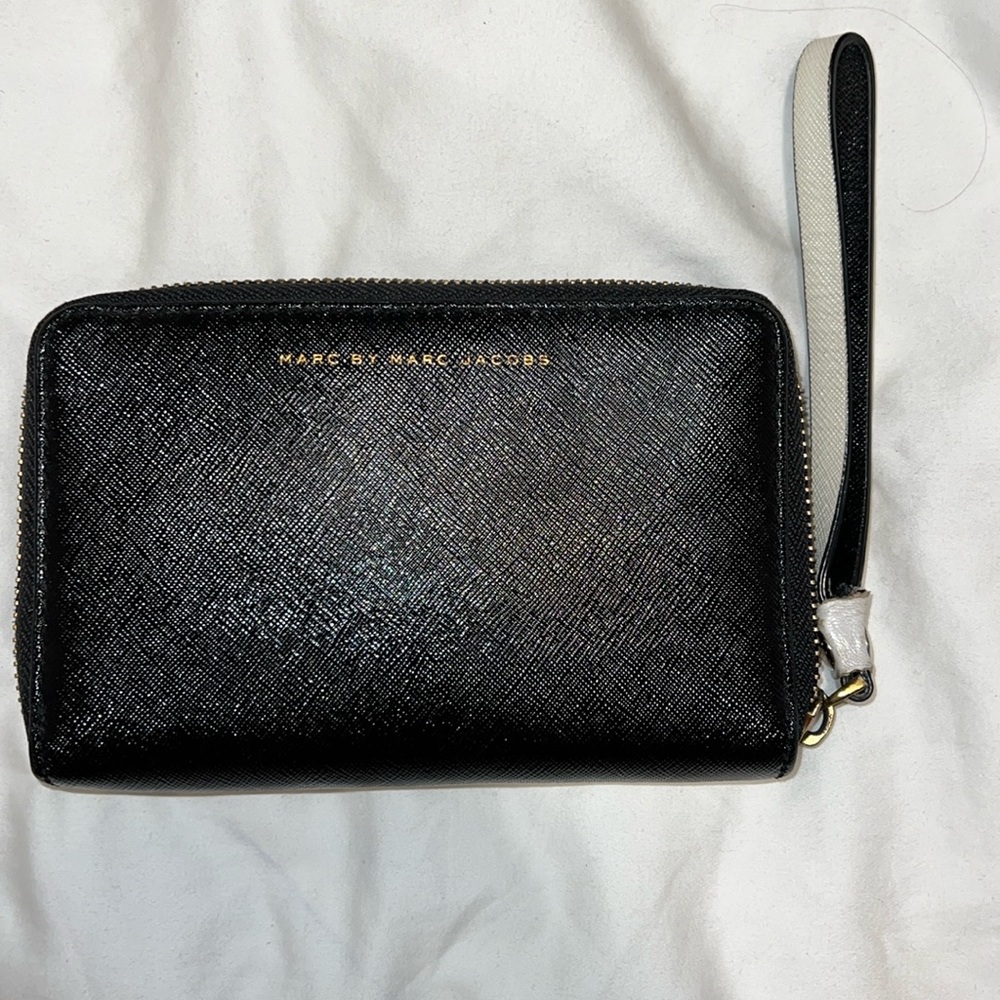 Marc Jacobs Leather Continental Wristlet Wallet